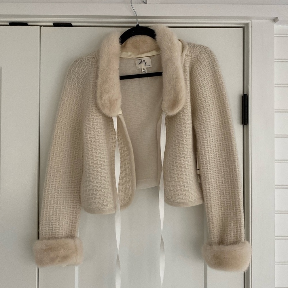 VINTAGE- Milly cashmere sweater with mink fur detachable collar and cuffs.